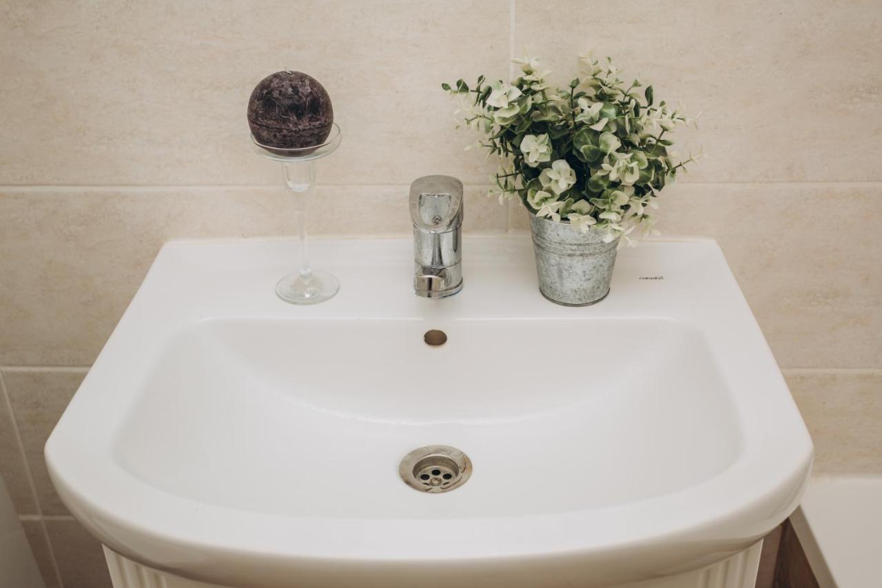 Luxe Apart-Hotel Near Lavina New Building 1 Floor ซูมี ภายนอก รูปภาพ
